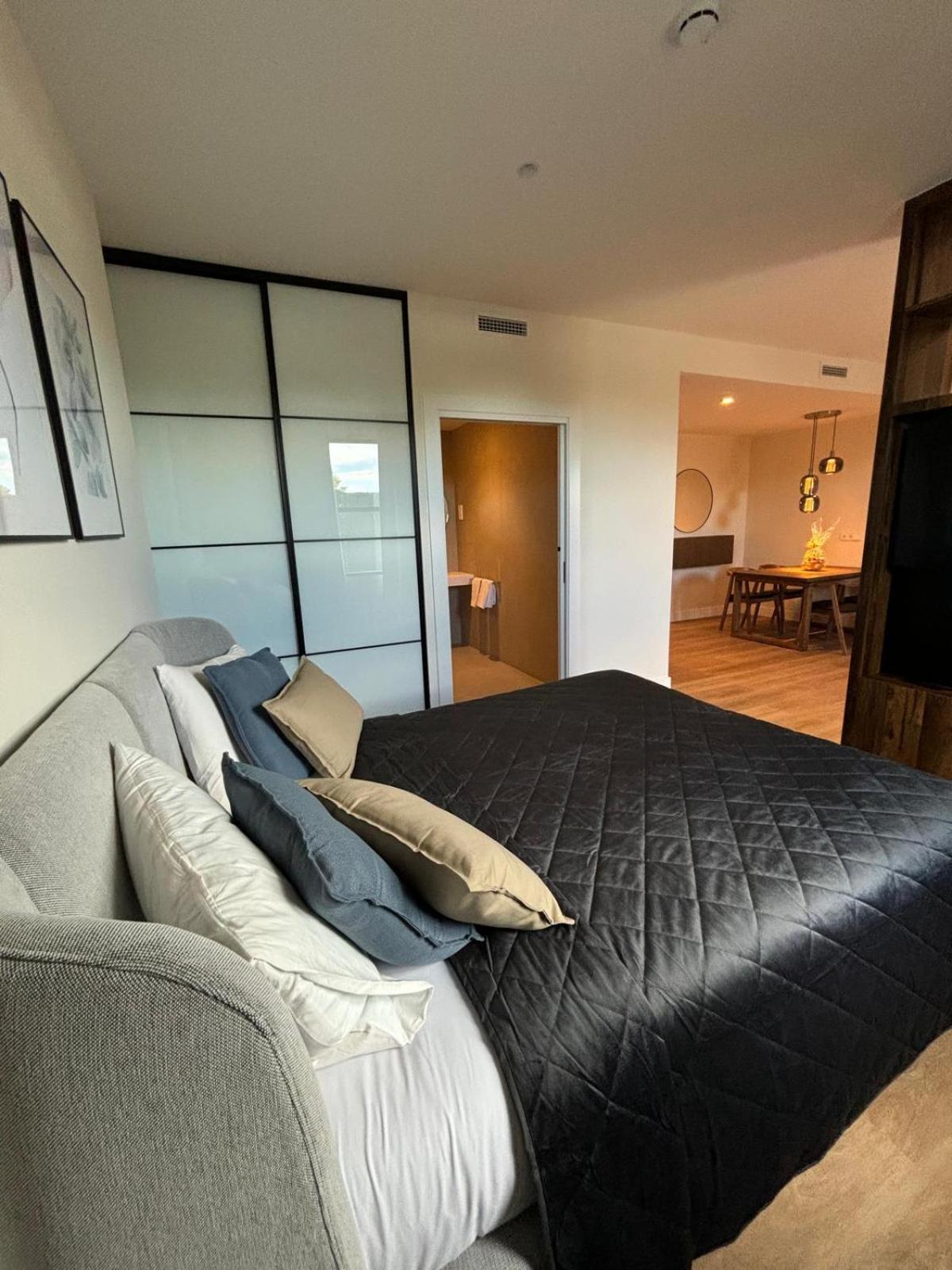 Madrid Suites Moncloa-Aravaca, Solo Check In On Line - Parking Gratuito المظهر الخارجي الصورة